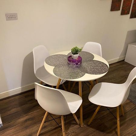 Spacious 1 Bed Relocation Apartment Free Parking, Brierley Hill Buitenkant foto