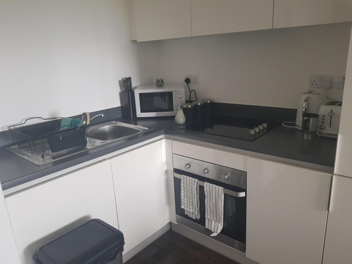 Spacious 1 Bed Relocation Apartment Free Parking, Brierley Hill Buitenkant foto