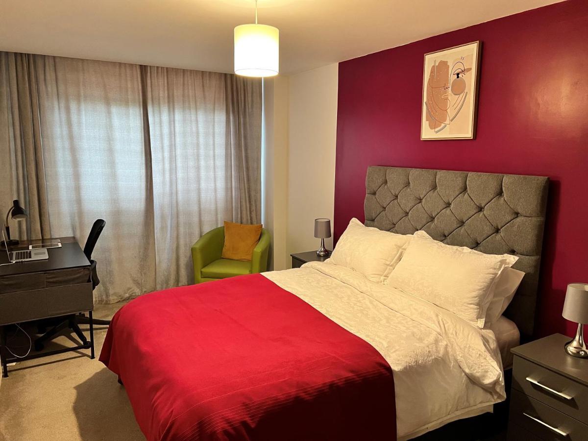 Spacious 1 Bed Relocation Apartment Free Parking, Brierley Hill Buitenkant foto