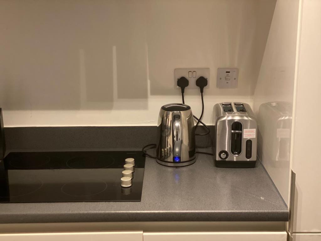 Spacious 1 Bed Relocation Apartment Free Parking, Brierley Hill Buitenkant foto