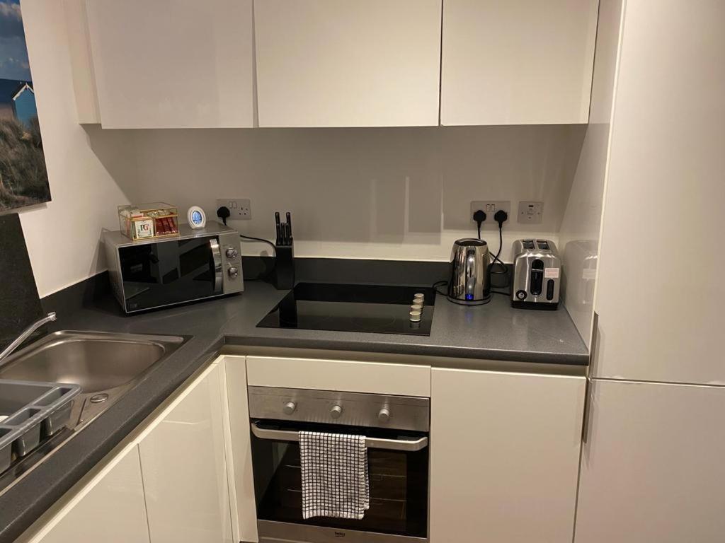Spacious 1 Bed Relocation Apartment Free Parking, Brierley Hill Buitenkant foto